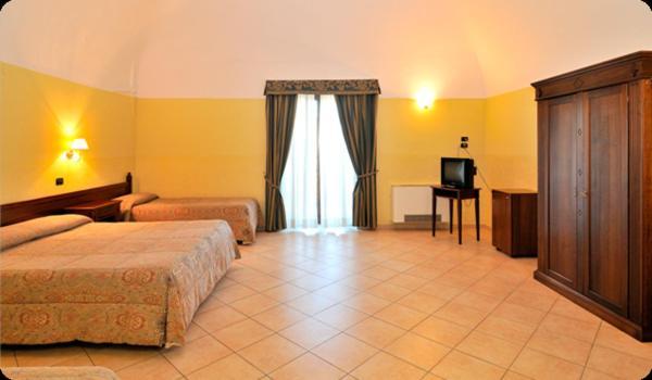 Tenuta Santa Lucia Hotel San Giovanni Rotondo Ruang foto